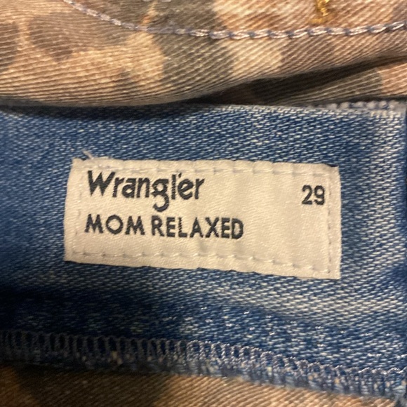 NWT Wrangler X Fender Loose Destructed Mom Jean - Picture 12 of 12
